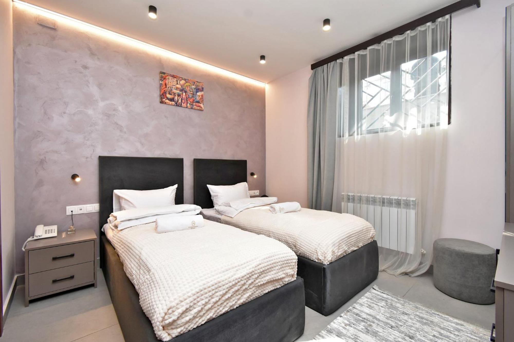 Avenue 23 Boutique Hotel เยเรวาน ภายนอก รูปภาพ