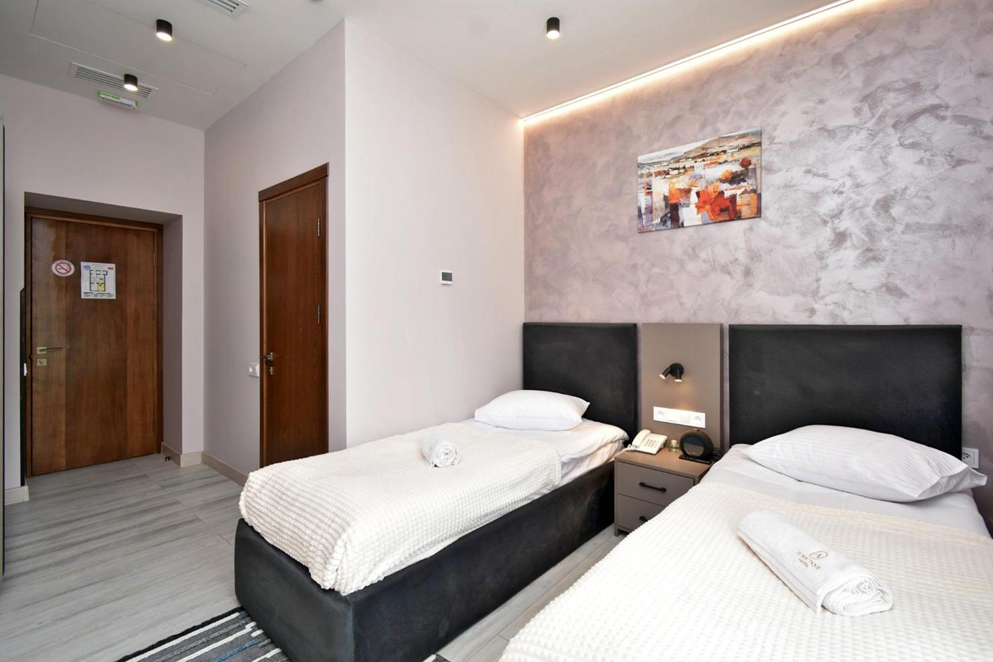 Avenue 23 Boutique Hotel เยเรวาน ภายนอก รูปภาพ