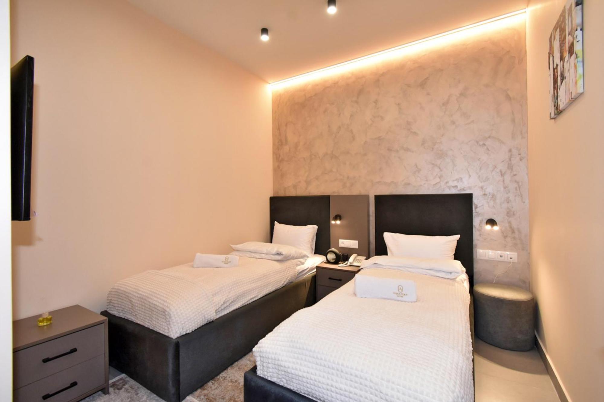 Avenue 23 Boutique Hotel เยเรวาน ภายนอก รูปภาพ