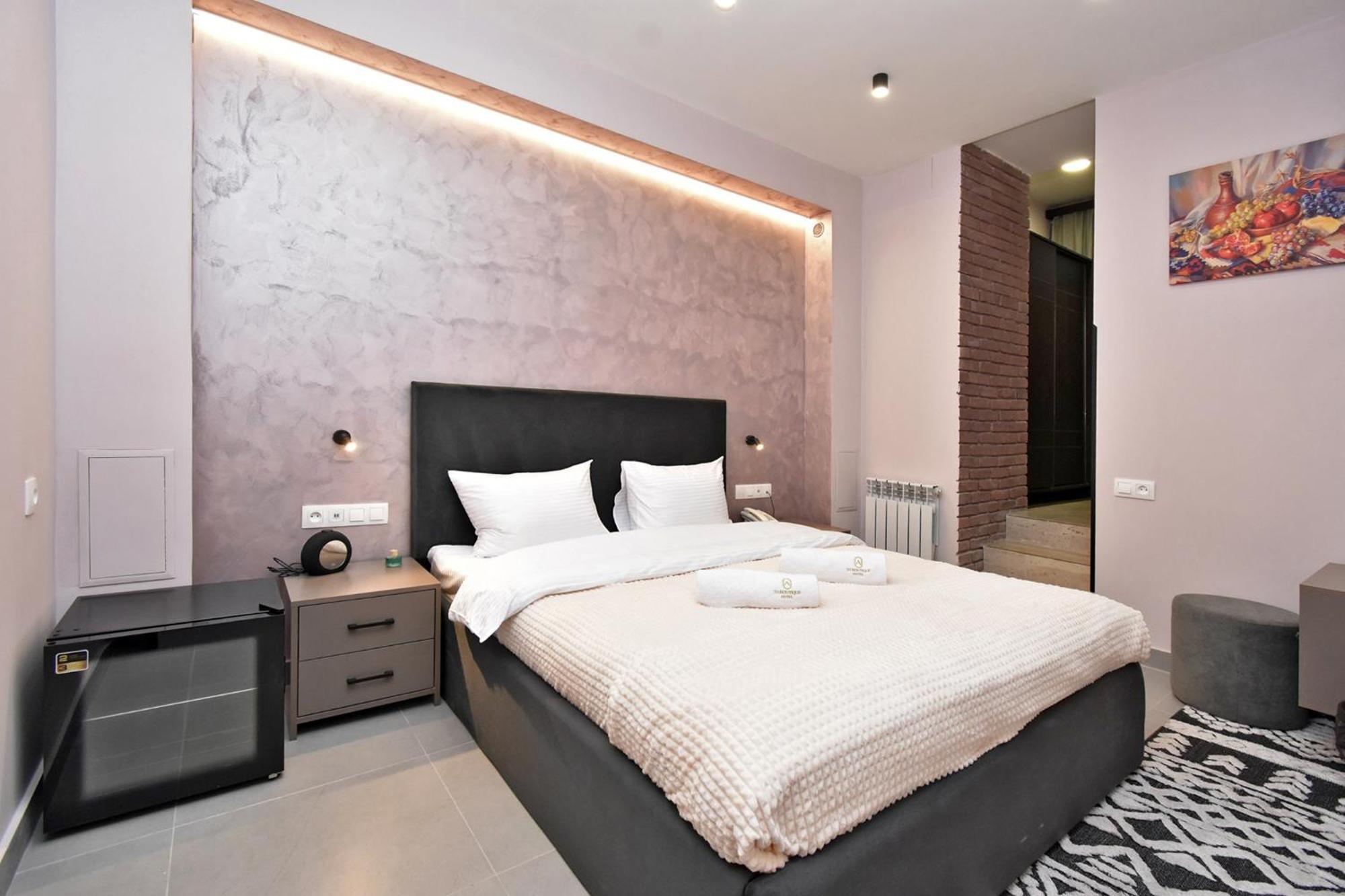 Avenue 23 Boutique Hotel เยเรวาน ภายนอก รูปภาพ