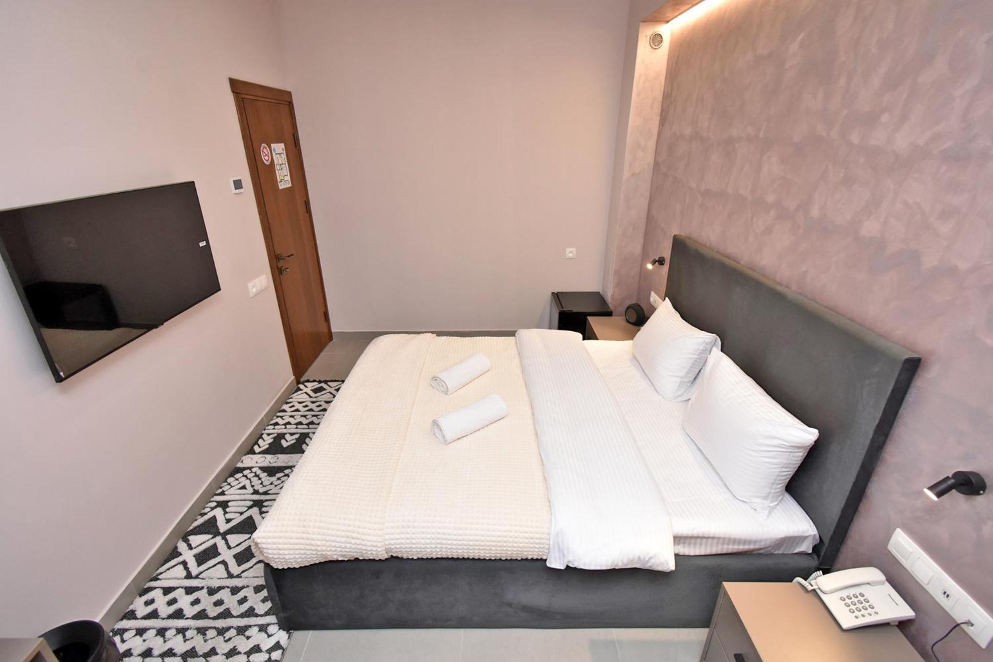 Avenue 23 Boutique Hotel เยเรวาน ภายนอก รูปภาพ
