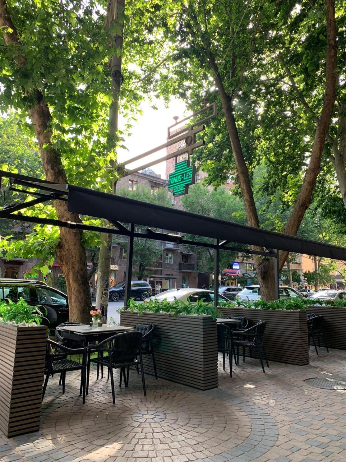 Avenue 23 Boutique Hotel เยเรวาน ภายนอก รูปภาพ
