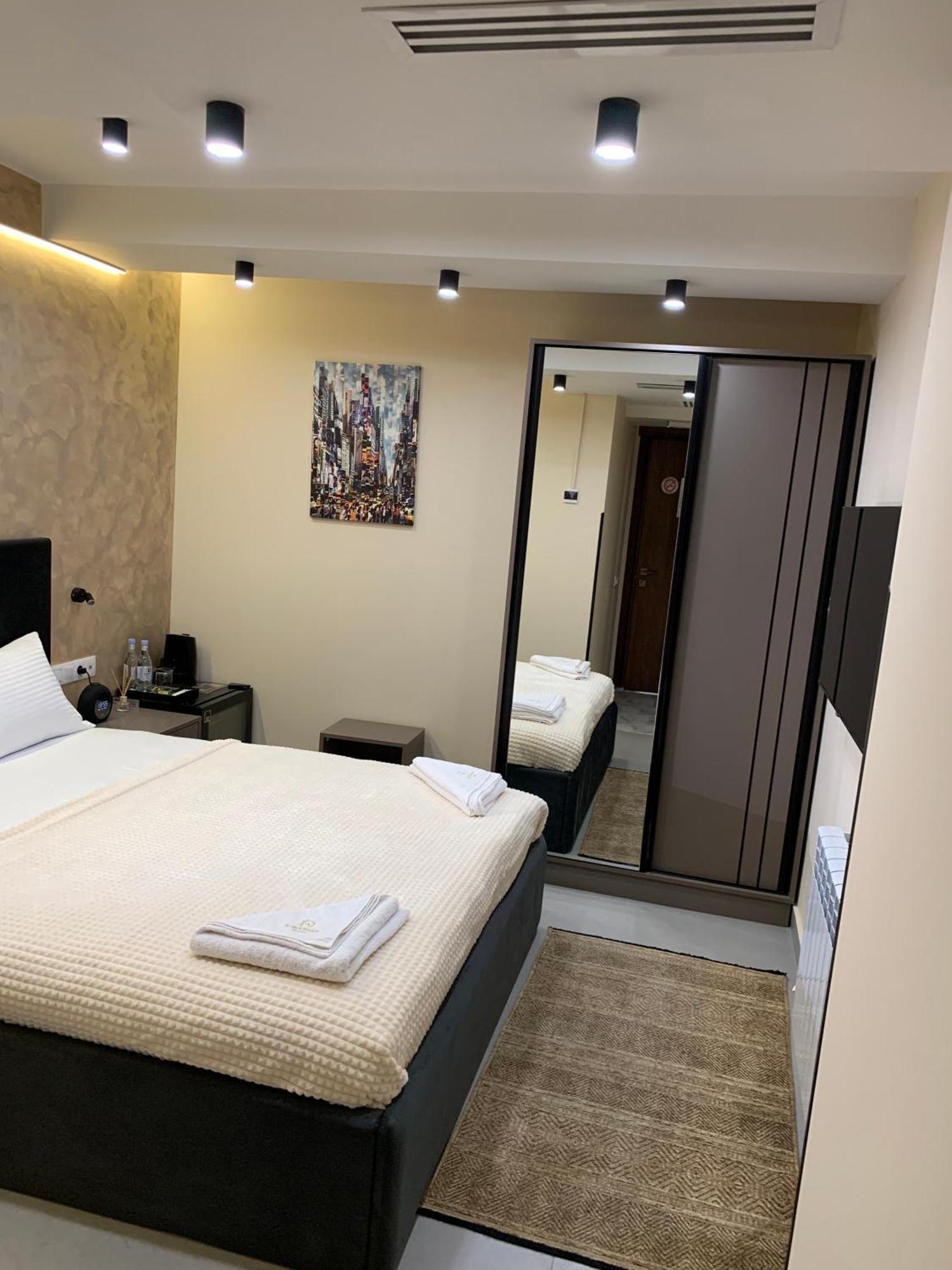 Avenue 23 Boutique Hotel เยเรวาน ภายนอก รูปภาพ