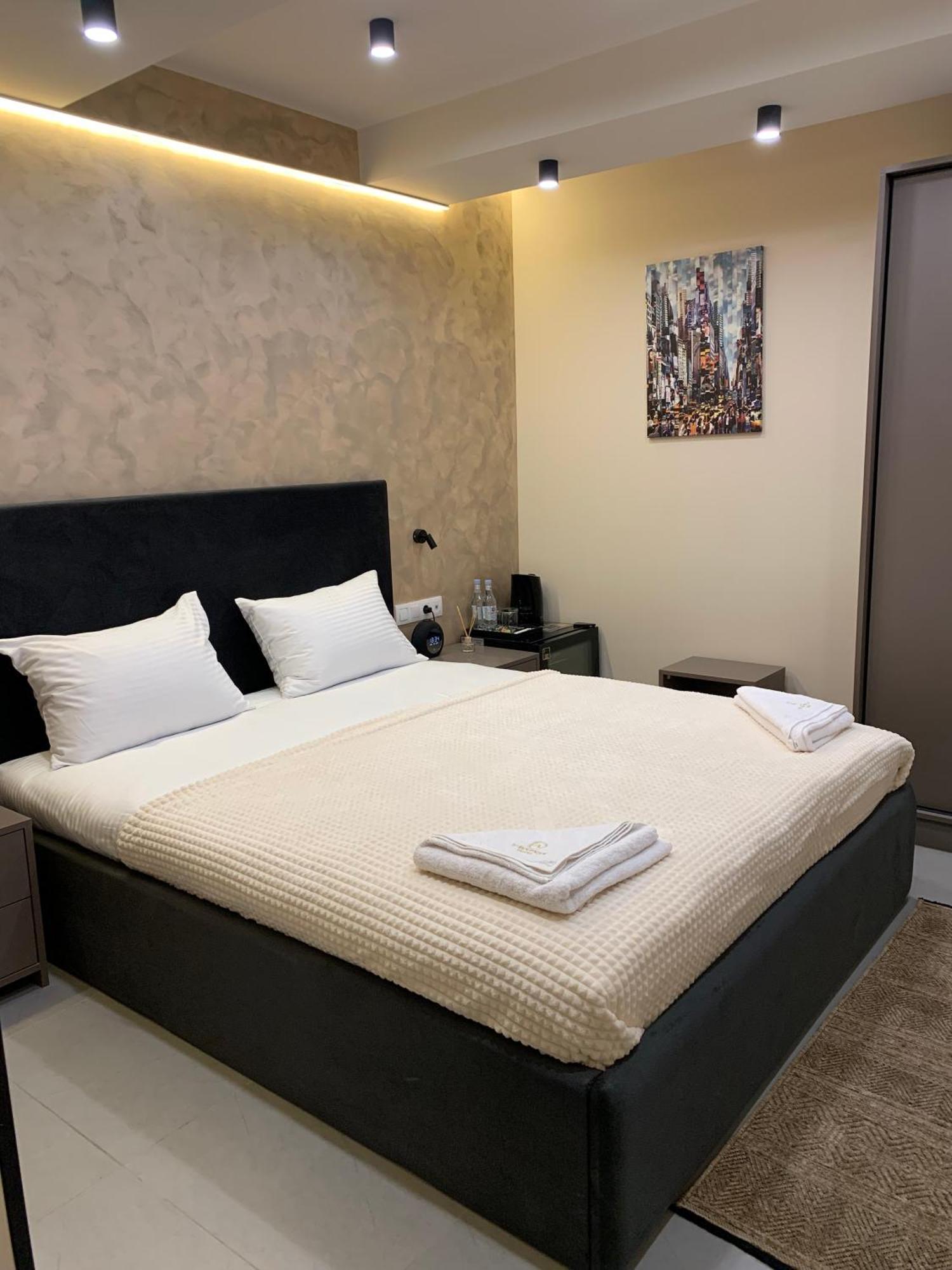 Avenue 23 Boutique Hotel เยเรวาน ภายนอก รูปภาพ